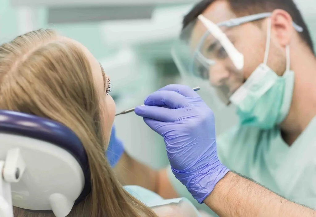 Pulizia con Airflow: perché è più confortevole e come funziona l’igiene dentale moderna 4 Pulizia con Airflow